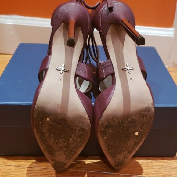 Burgundy Color Pour La Victoire Zanie Cut-Out Pump - Picture 5 of 8